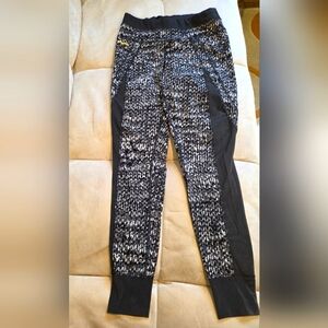 Leggings With Mess Panel Inserts And Zipped Pocket